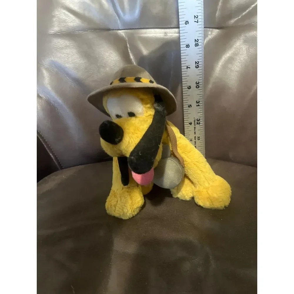 Pluto plush‎